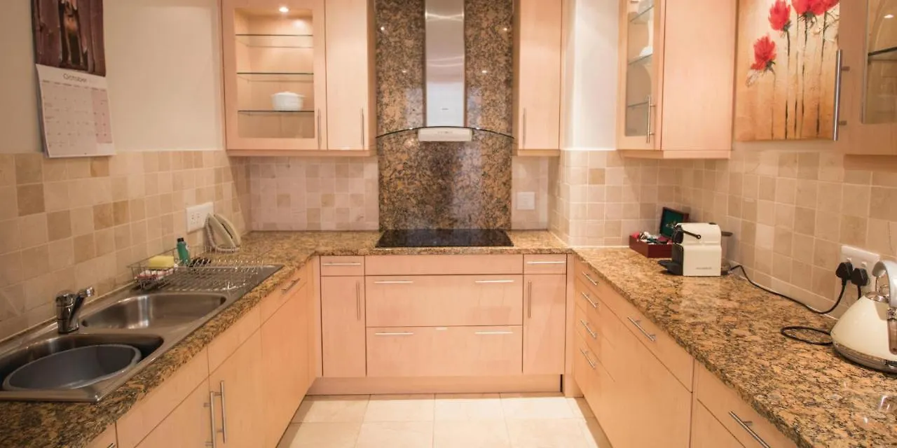 Two Bedroom Apartment - Fully Furnished And Equipped Kapstadt