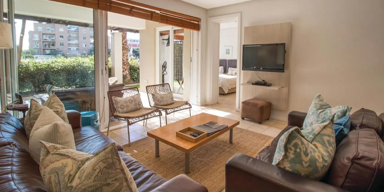Two Bedroom Apartment - Fully Furnished And Equipped Kapstadt
